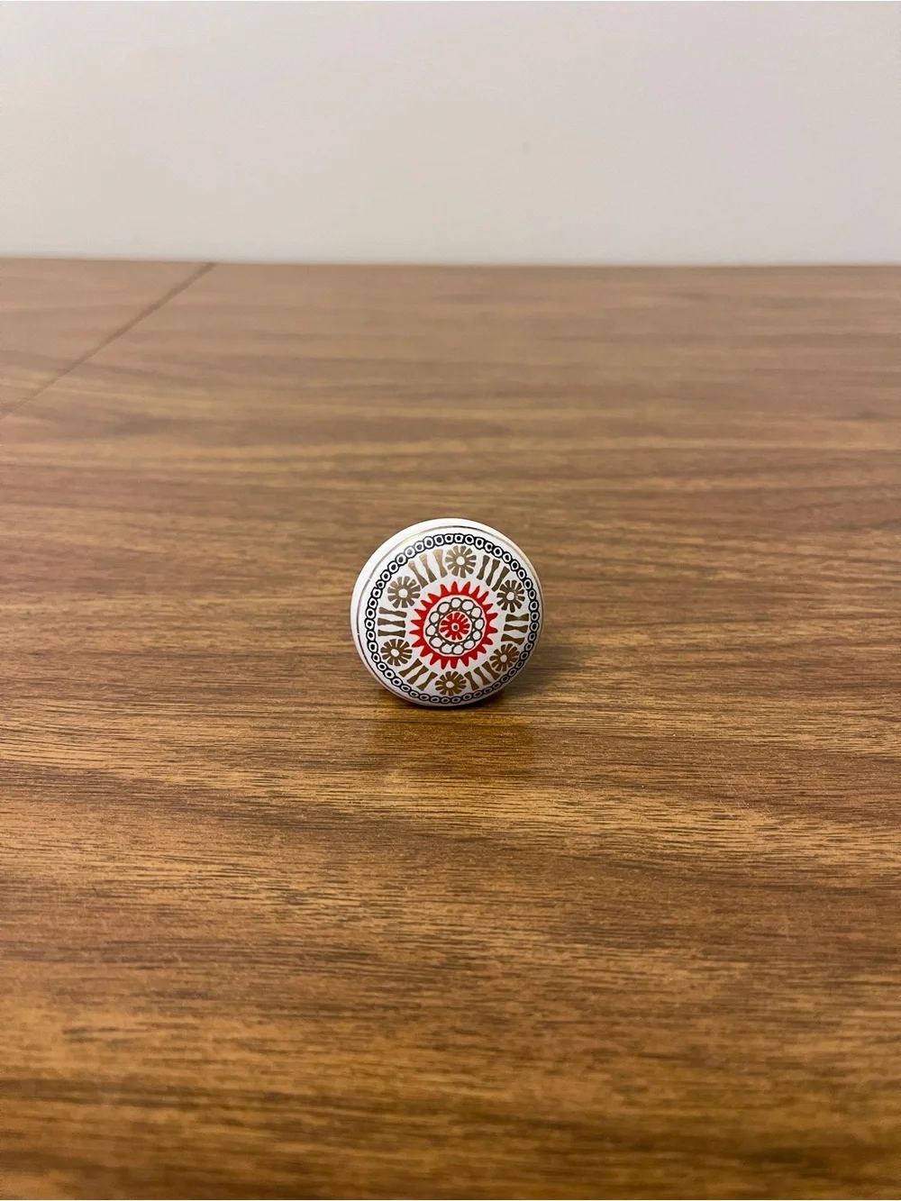 Set of 6 Patterned Knobs